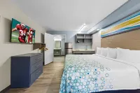 HomeTowne Studios by Red Roof Athens, TN - 3 étoiles