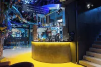 Hotel Black Tower Premium - С баром