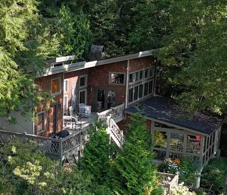 Hilltop Hideaway - Country Houses