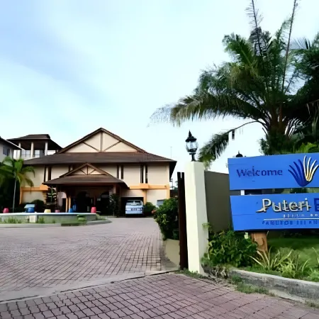 Puteri Bayu Beach Resort Отели рядом с достопримечательностью «Foo Lin Kong Temple»