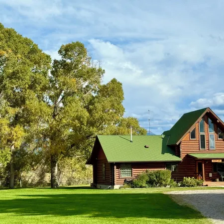 El Western Cabins & Lodges