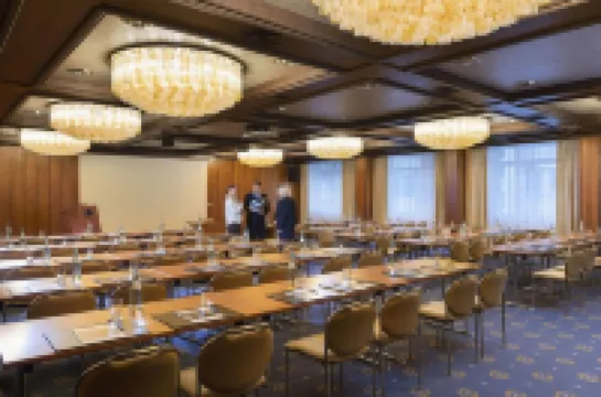 พาร์คโฮเทล มันไนม์