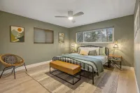 Three Oaks - Perfectly Designed Nature Escape!