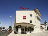 Ibis Sevilla Hotels near Aquopolis