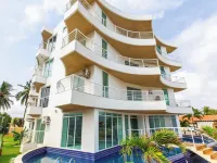 Aptos em Cond. c/ Piscina a 1 Quadra da Praia de Cumbuco - KVI Hotels in Caucaia
