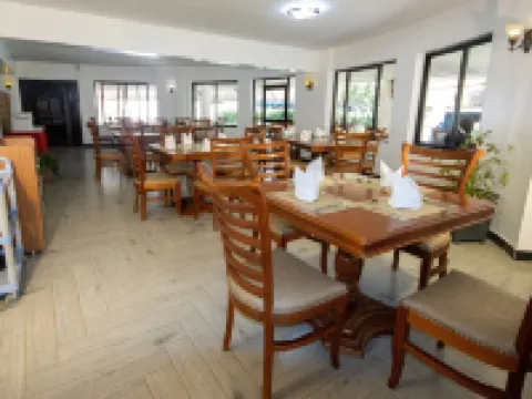 OLIVE LAKE ELEMENTAITA LODGE