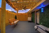 Charming 1-Bedroom Guest House Near NRG with a Level 2 Fast EV Charger