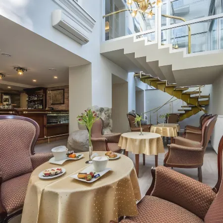 Ratonda Centrum Hotels