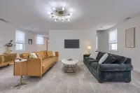 Spacious and Quiet 4BD Oasis - Private Yard