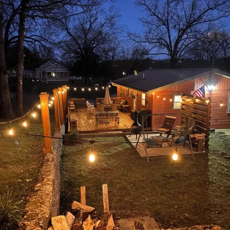 Downtown Cotter Retreat -- Great Outdoor Space!!  200 feet of String Lights!