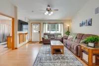 Walden Guest House on a Farm w/ Mountain View - Homestays