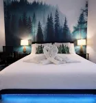 Resort 1BR Oasis Pool Spa Gym Reno Getaway Hotels in 