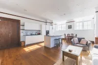 Stylish Historic Acton Apartment -  Apartamentos vacacionales