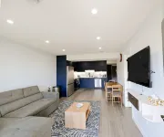 3-Beds (Sleeps 6), 2-Baths, Full Kitchen+PrivateEntrance, Ravine View