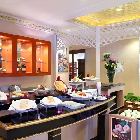 Ambhara Hotel Отели рядом с достопримечательностью «Блок М»