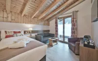 Hotel Le Chamois - balcony