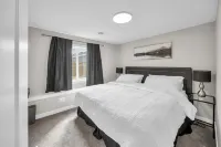 3 Bedroom Luxury Home w/ Office & Theatre