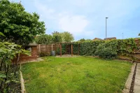 Charming House With Garden in Aylesbury - Wifi