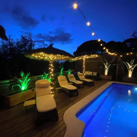 Luxury, self contained, airconditioned studio with private terrace & use of pool