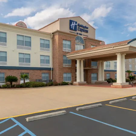 Holiday Inn Express & Suites Alexandria