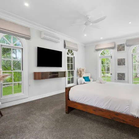 Spacious 7-bed Family Home in Chapel Hill