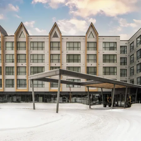 Residence Inn by Marriott Bromont Отели в г. Бромон