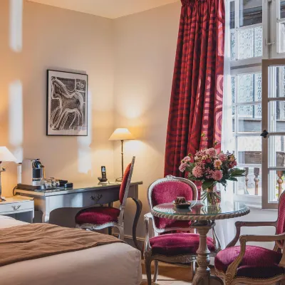 كور دو كوربيو هوتل ستراسبورج - إم جاليري كوليكشن Hotels near مركز ريفيتولى للتسوق