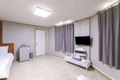 Boryeong Renaissance Pension Stay โรงแรมใน