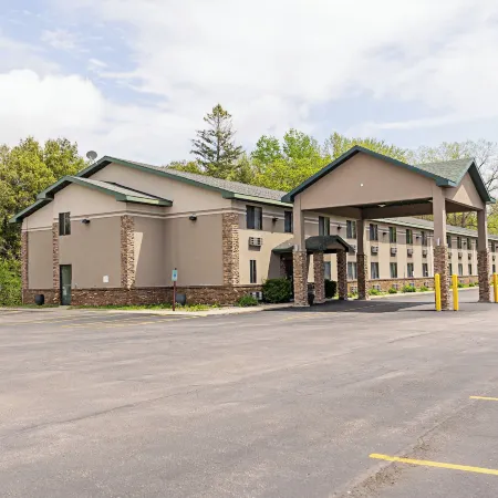 Quality Inn & Suites Marinette
