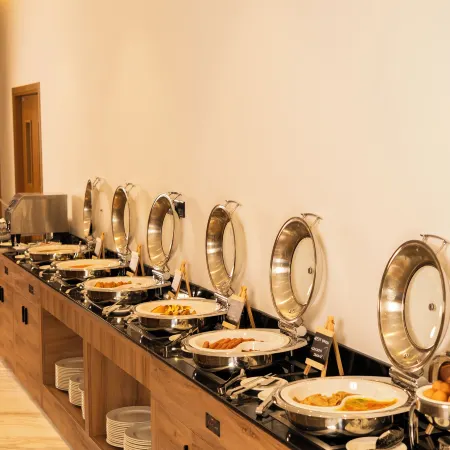 Golden Tulip Muscat The Village