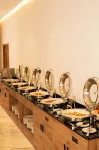 Golden Tulip Muscat The Village - breakfast