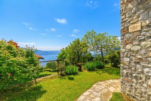 Villa Formaga Stunning View & Garden - Happy Rentals