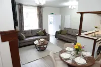 Stylish Home - Contactors Welcome Wifi & Parking - 3-Star