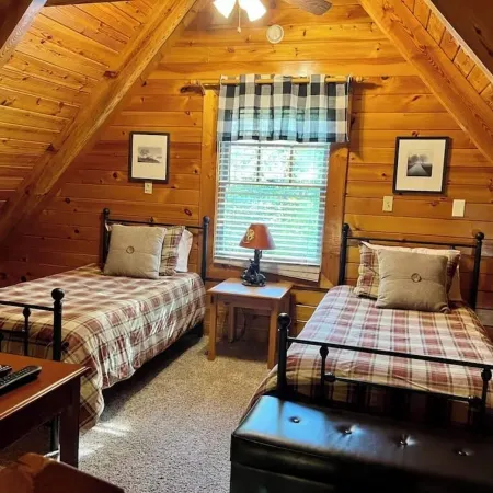 Honeymooners * Couples * Small Families