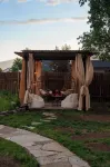 The Stranger Lodge - Pet Friendly - parking