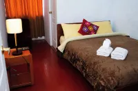 Hostal Keros Inn - Hostels