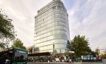 Parkside Hotel & Apartments