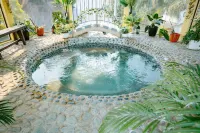 Pina Colina Resort Tagaytay City by RedDoorz - جاكوزي