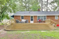 Comfort & Convenience! Home 3 Mi to Dtwn Wilson - Homestays
