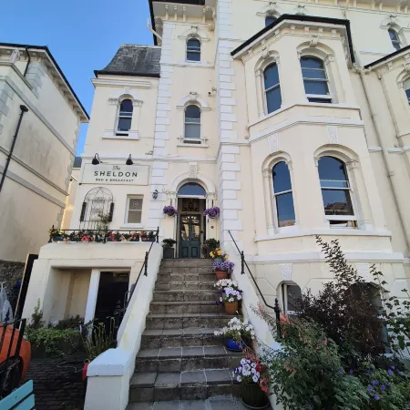 The Sheldon B&B - Free Private Parking