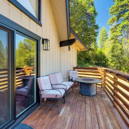 Serene Cabin Retreat Between Murphys and Arnold