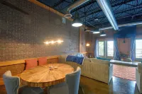 Urban Downtown Roanoke Loft w/ Private Hot Tub - Apartments