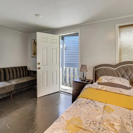 Pets Welcome! Hinton Home w/ Mtn Views