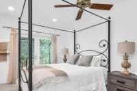 Aventura Lakefront - Homestays