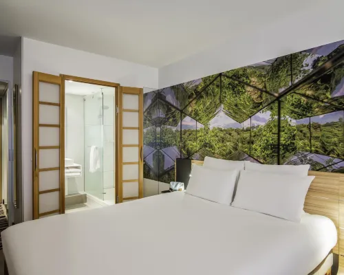 Novotel Den Haag City Centre Hotels near Escamp