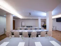 Hotel Serrano Hotels near Malmuerta Tower
