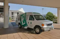 Embassy Suites by Hilton Hampton Convention Center - Bãi đậu xe