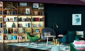 Renaissance Warsaw Airport Hotel