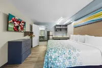 HomeTowne Studios by Red Roof Athens, TN - 3 Sao