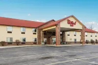 Red Roof Inn Auburn - Parkplatz